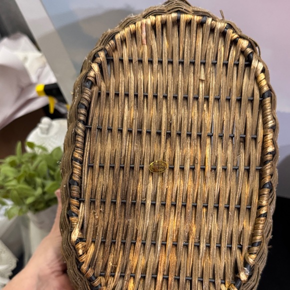 Elegant Brown Woven Basket Bag - Picture 4 of 7